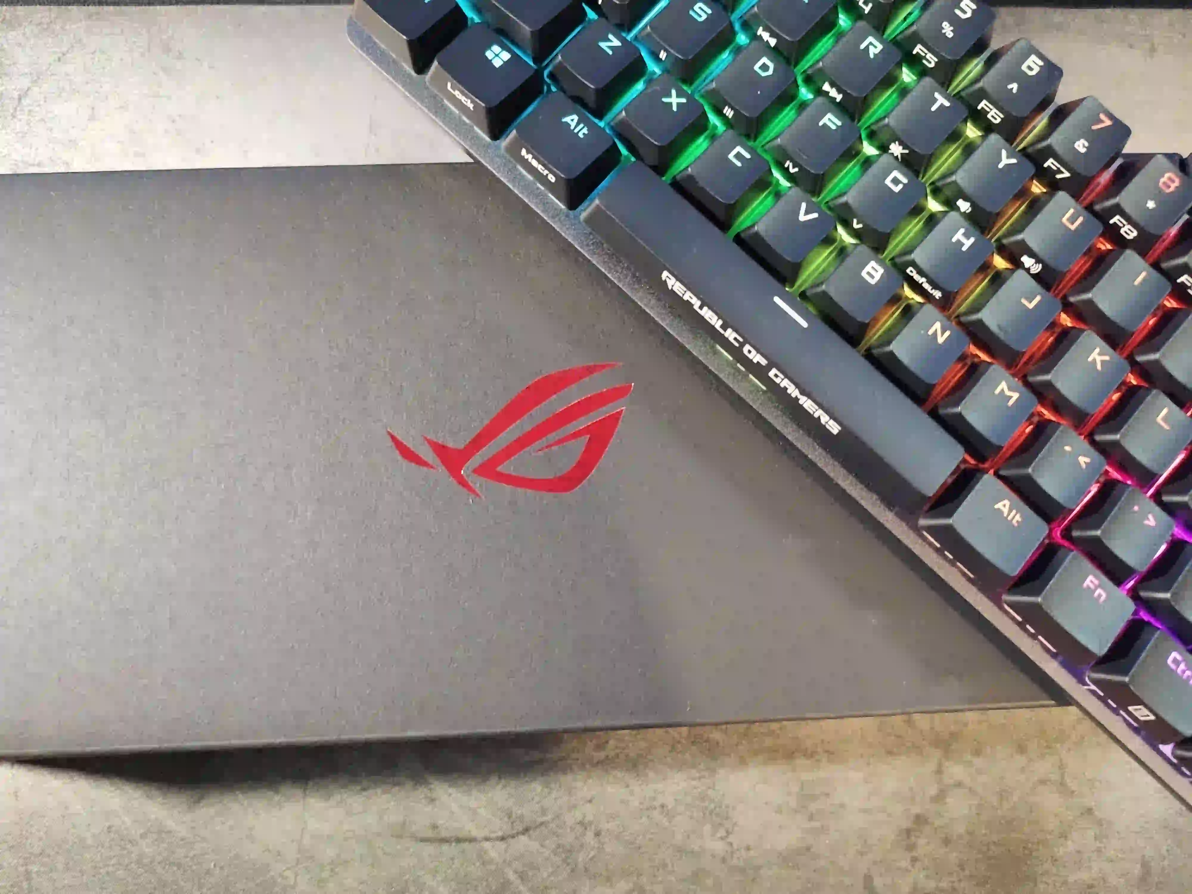 Asus ROG Falchion NX